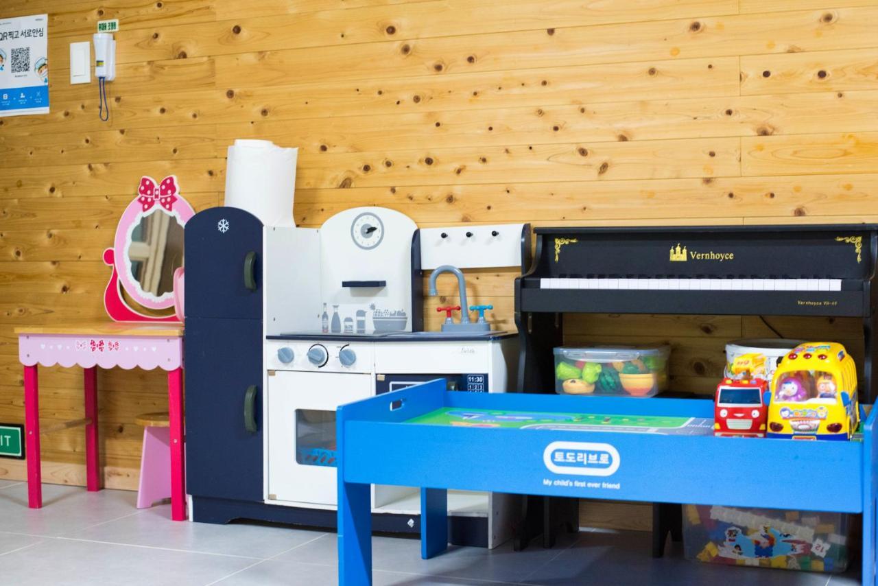 Jeju Sunflower Pension Seogwipo Ngoại thất bức ảnh