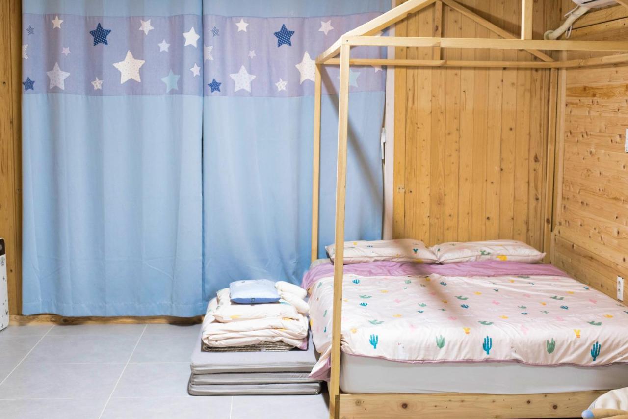 Jeju Sunflower Pension Seogwipo Ngoại thất bức ảnh