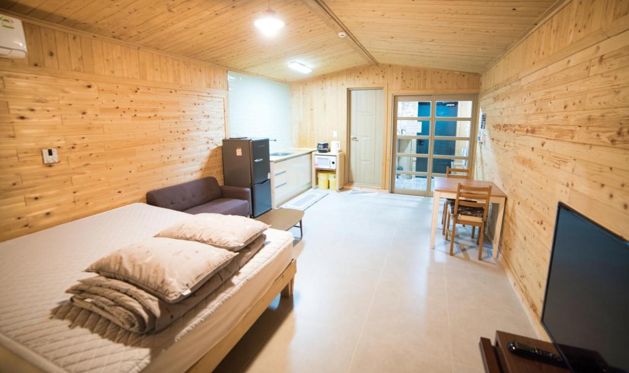 Jeju Sunflower Pension Seogwipo Ngoại thất bức ảnh