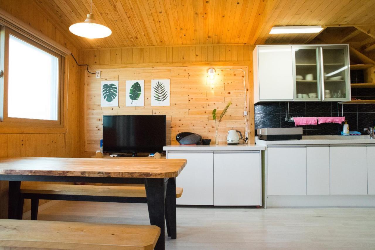 Jeju Sunflower Pension Seogwipo Ngoại thất bức ảnh